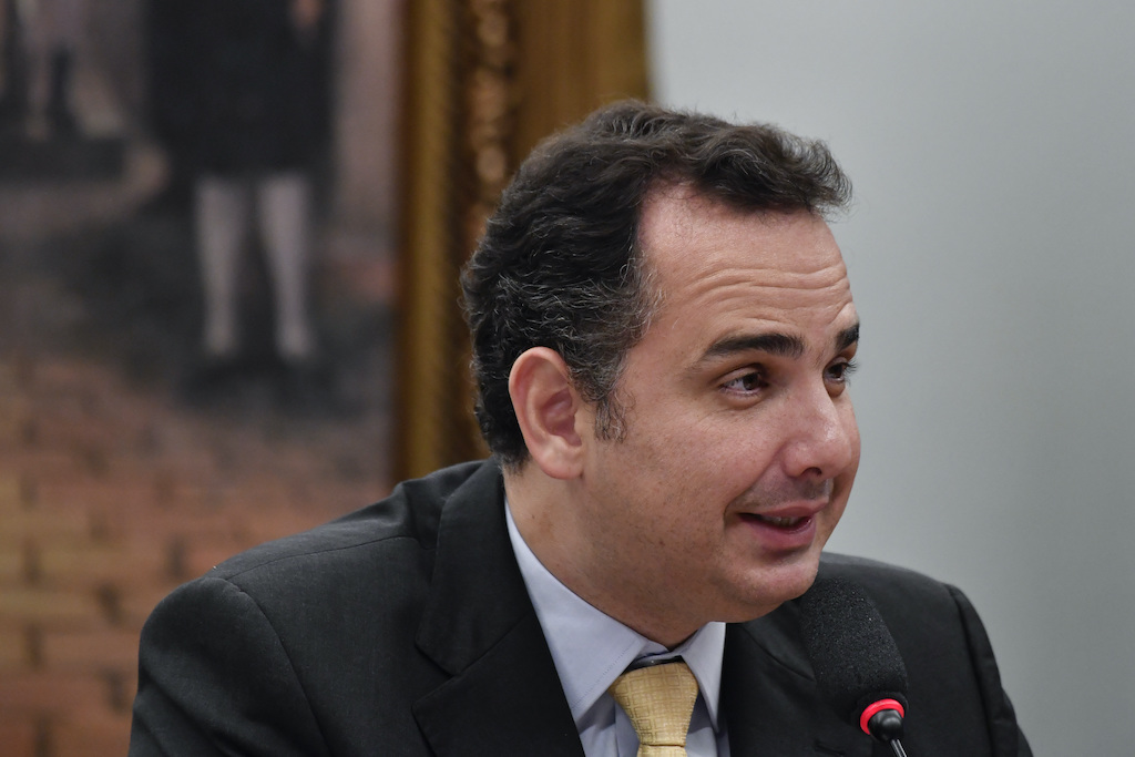 Senador que é dono de empresas de ônibus indica novo diretor da ANTT
