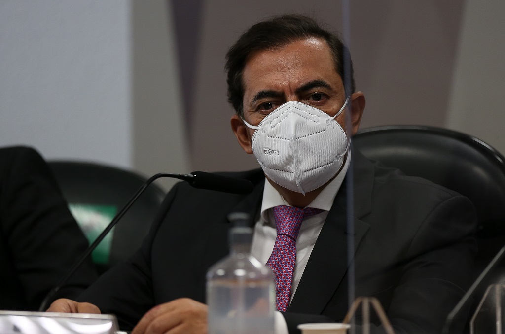 Tolentino nega ser dono do FIB Bank, mas diz ter “amizade” com Barros