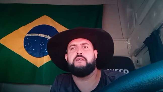 Moraes mantém prisão preventiva de Zé Trovão