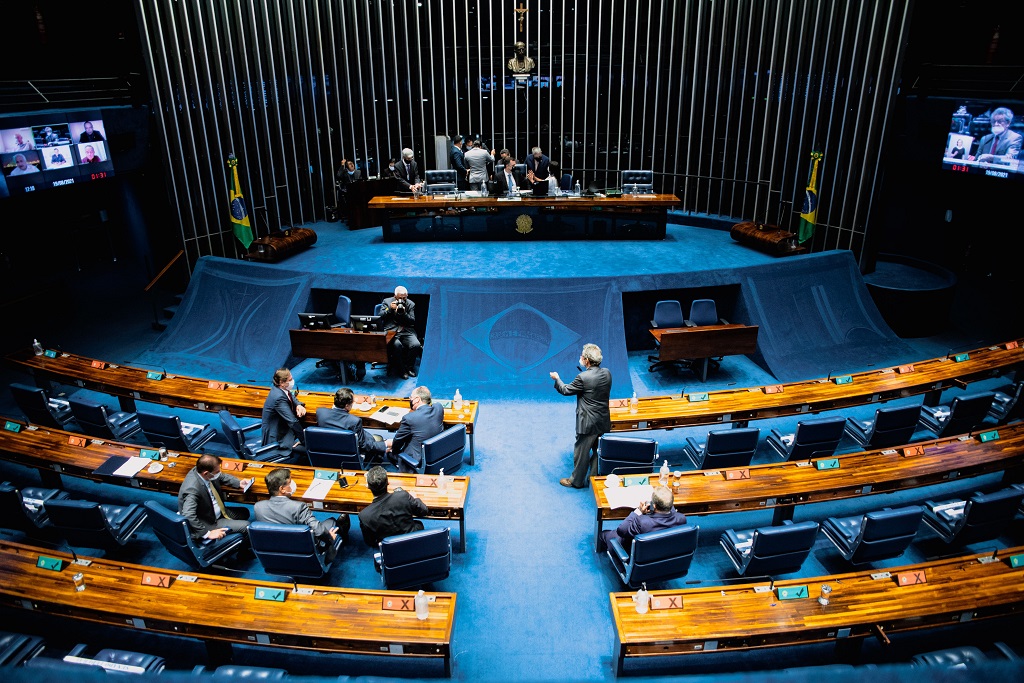 Sob promessa de custo zero, Senado aprova criação do TRF-6