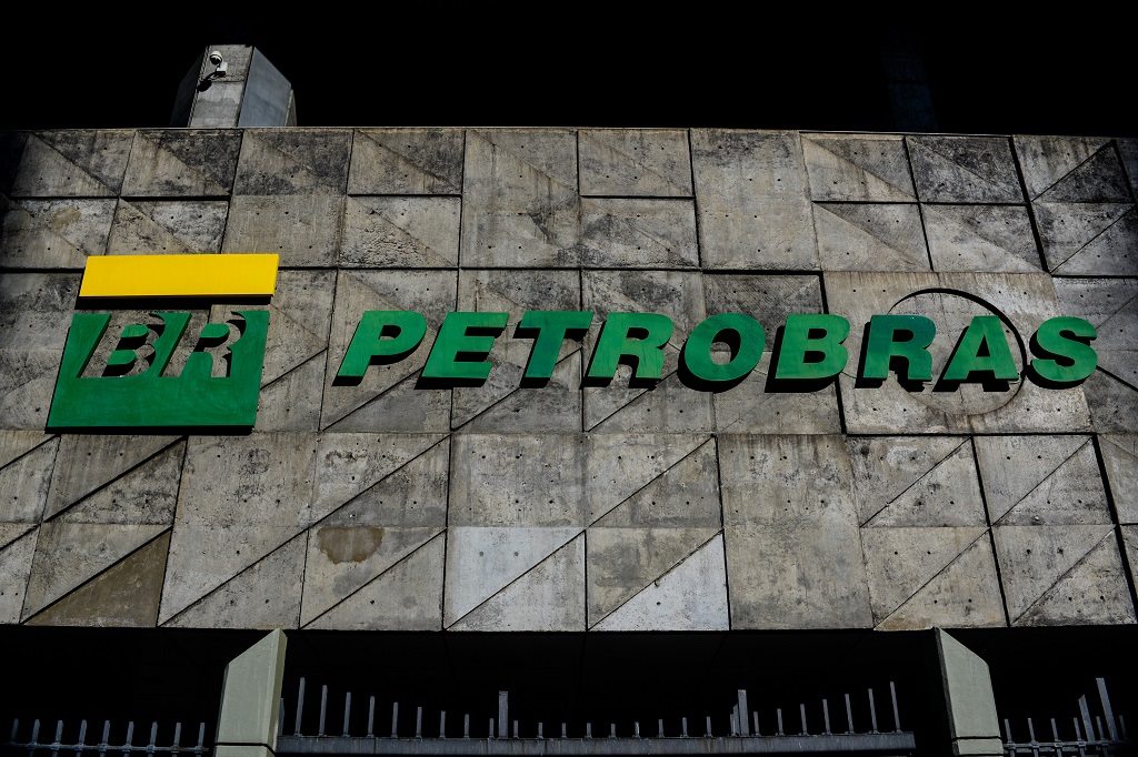 Venda de ações da Petrobras apenas passaria monopólio do governo para o setor privado