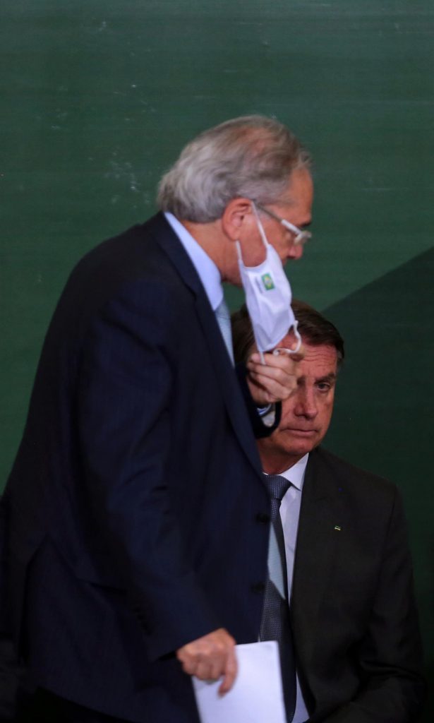 PSD tem maioria na Câmara a favor de PEC que dá calote em precatórios e cria Auxílio Brasil