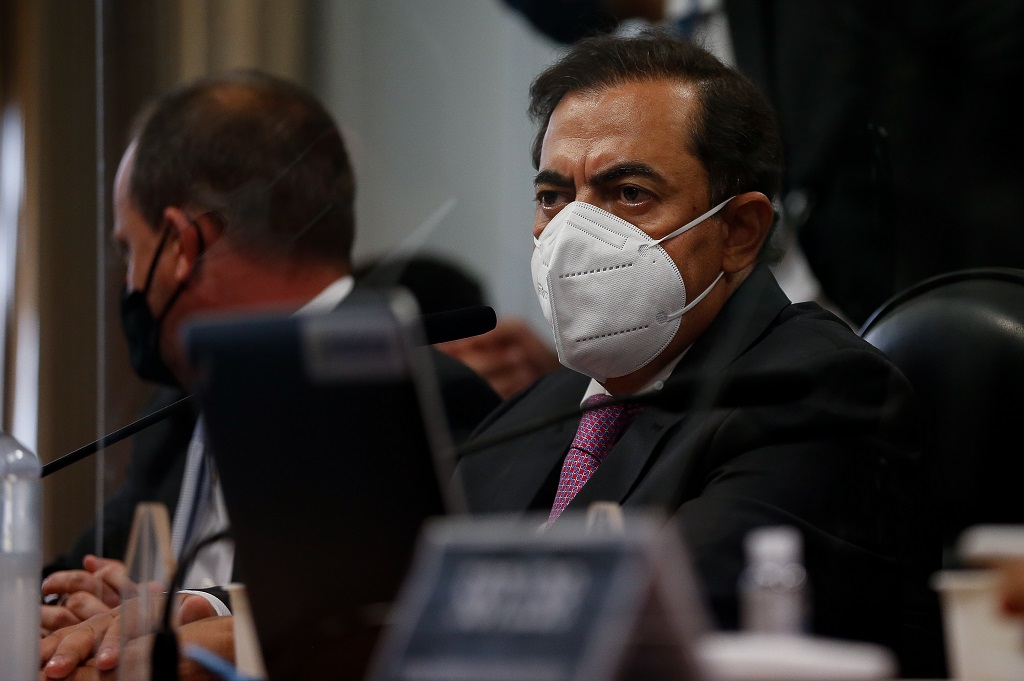 Deprimido e acuado com investigações, Tolentino busca acordo com MP