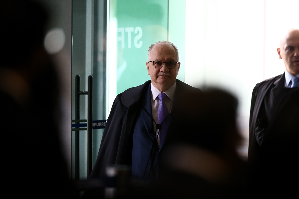 Fachin pressiona STF a julgar Collor ao divulgar relatório do caso dias antes do julgamento