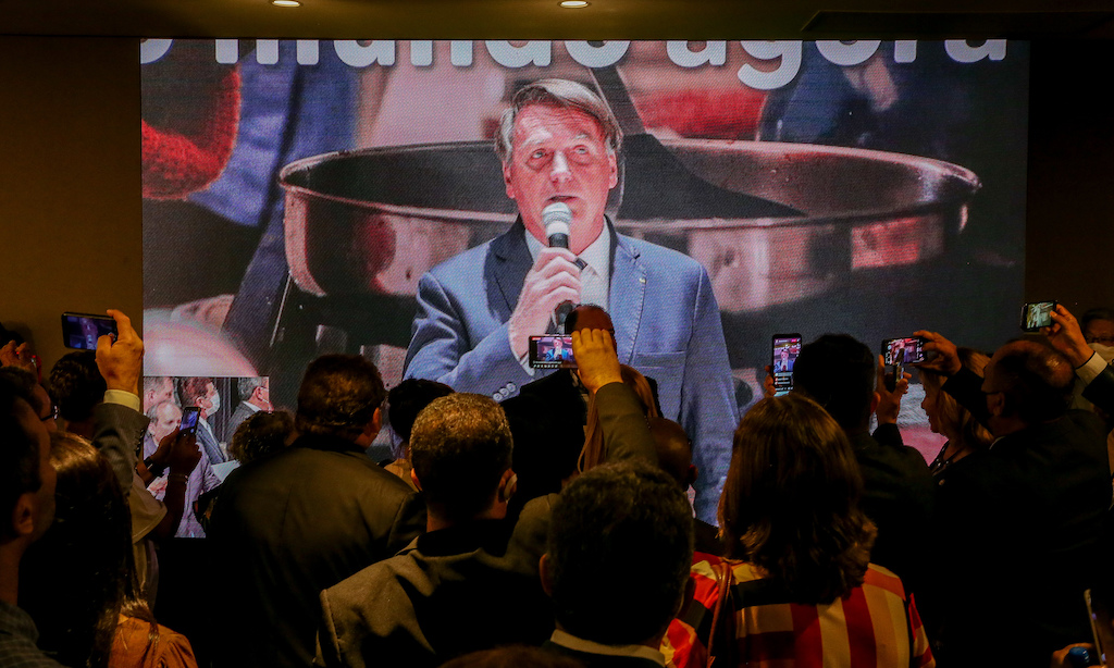 Pegada social e foco no eleitorado feminino dão o tom da filiação de Bolsonaro ao PL