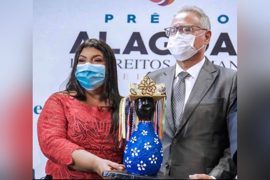 Renan Filho usa estrutura do governo de Alagoas para homenagear pai