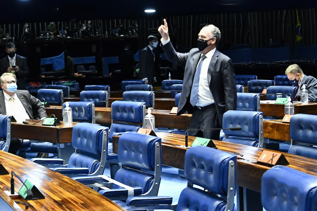Bolsonaro sobre Fernando Bezerra: “Vai tarde”