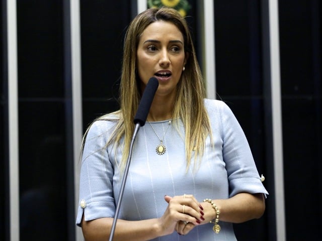 Flávia Arruda, a política de outdoor