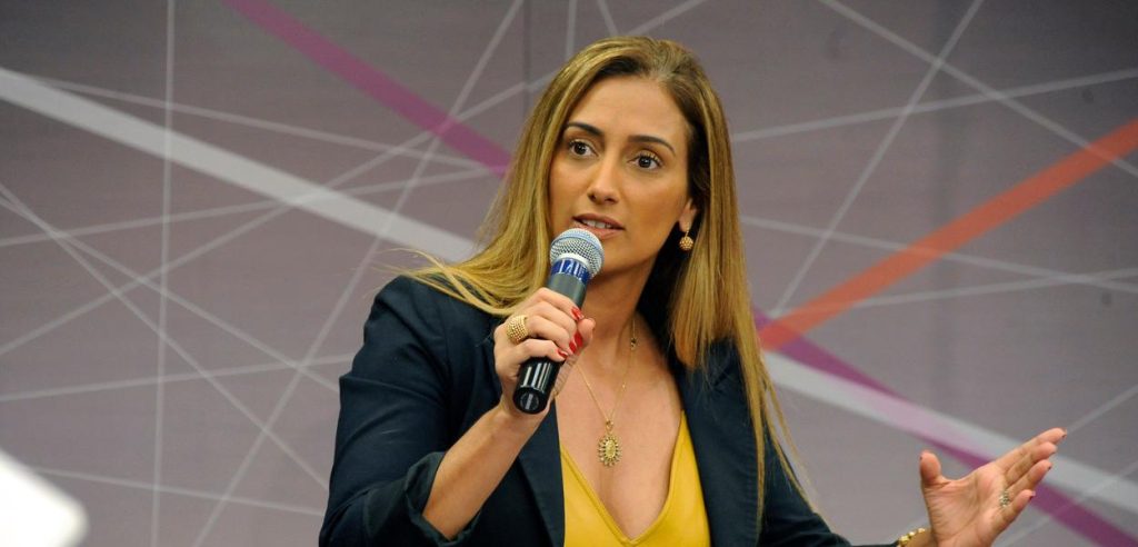 Cargo de Flávia Arruda é cobiçado por colegas de PL