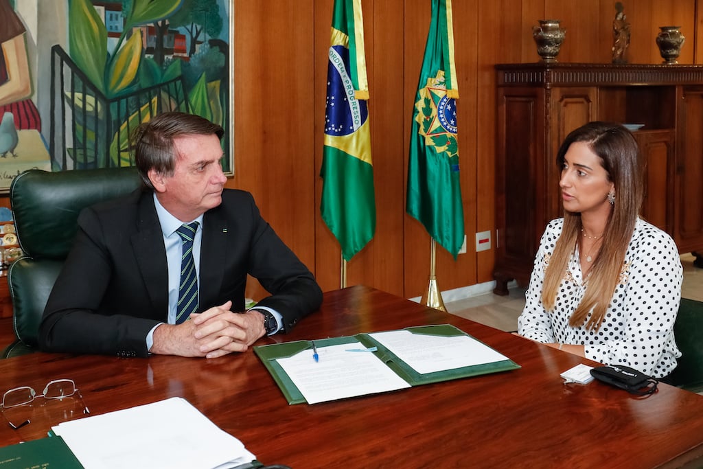 Bolsonaro tende a manter Flávia Arruda até abril, dizem aliados