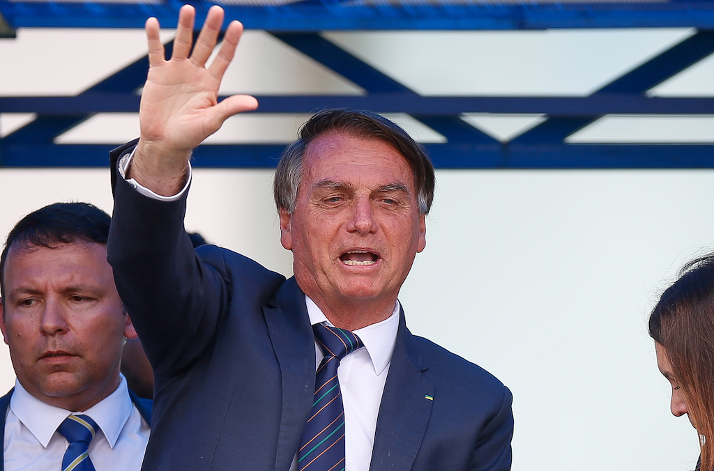 Bolsonaro segue Lula e vai investir em rádios do interior