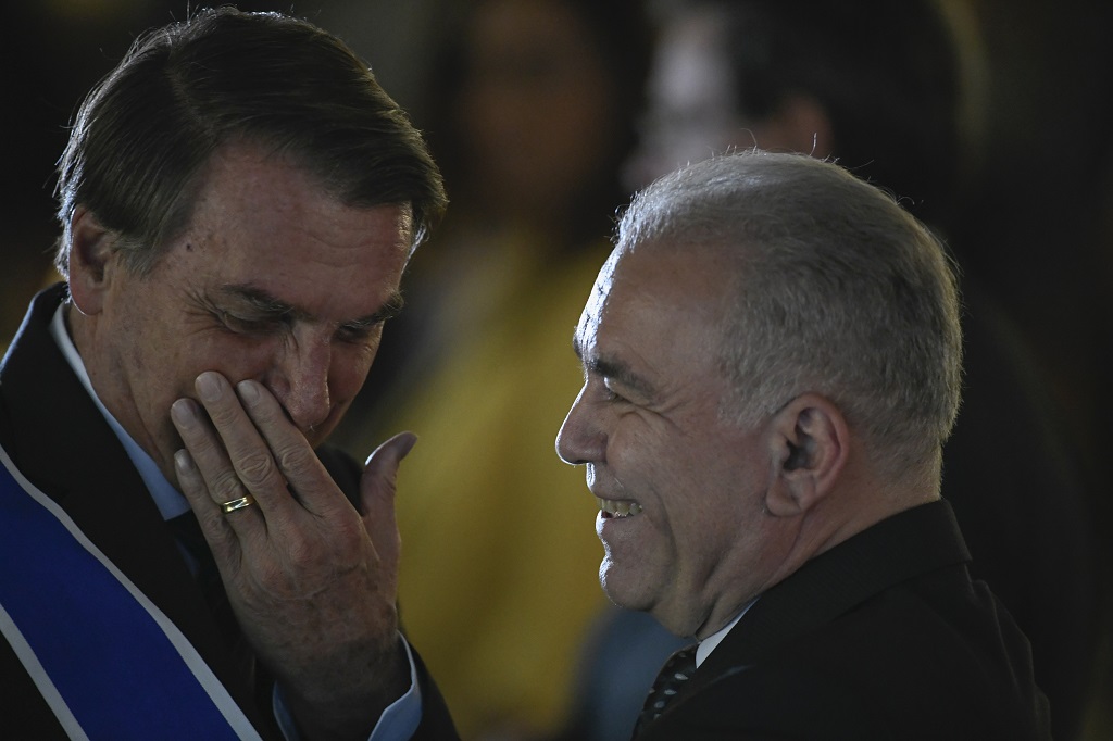 Especial: os erros do governo no combate à ômicron