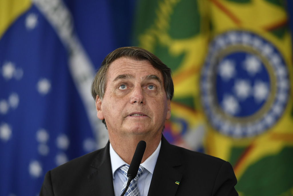 O silêncio estratégico de Bolsonaro sobre a família