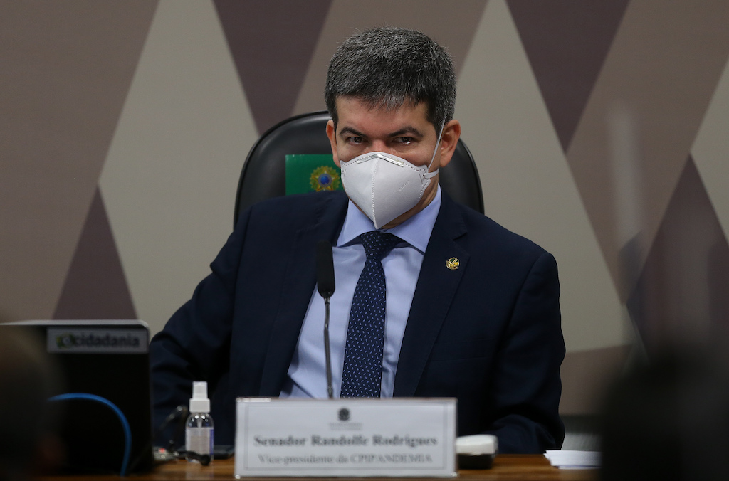Randolfe luta por nova CPI da Pandemia