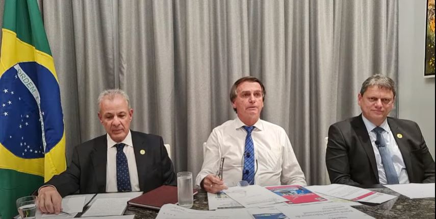 Com Bolsonaro TV, presidente se antecipa a eventuais restrições nas redes sociais