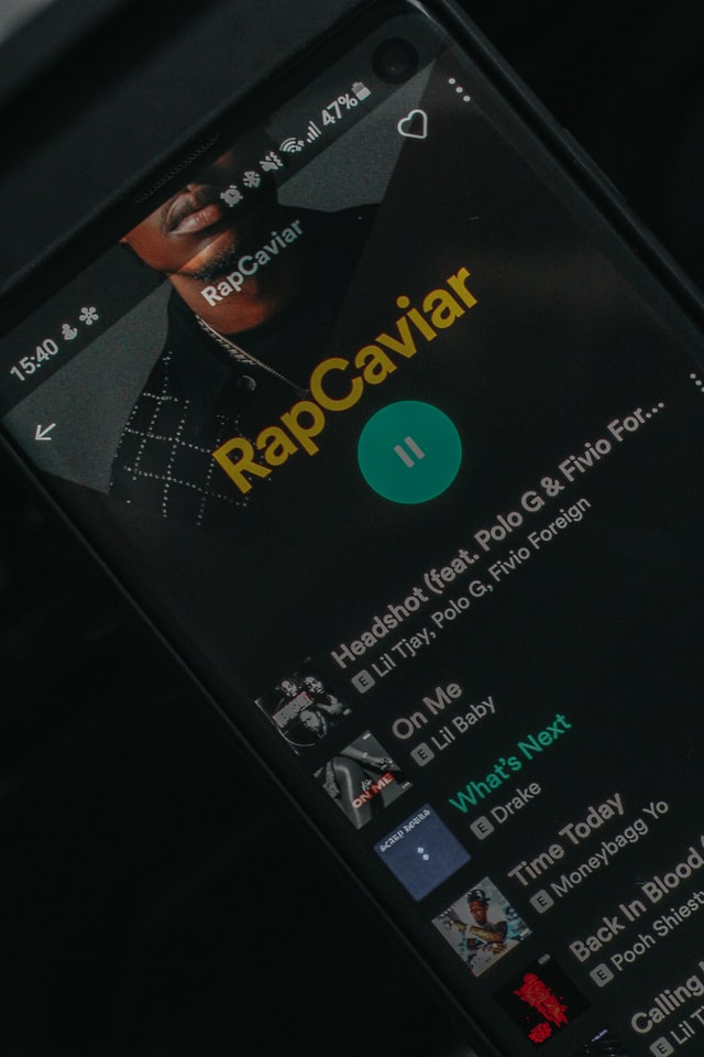 Análise: o silêncio negacionista do Spotify