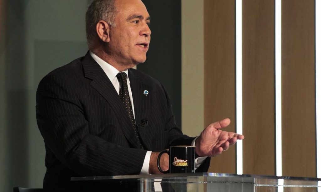 Quem quiser fazer autoteste terá que pagar, diz Queiroga