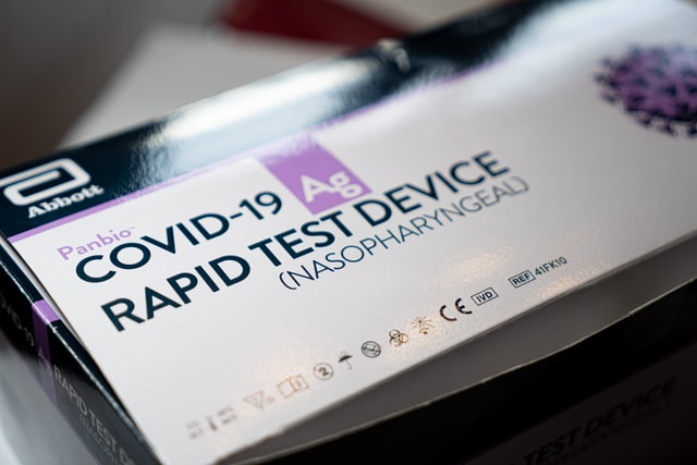 Anvisa libera a venda de autotestes de covid-19