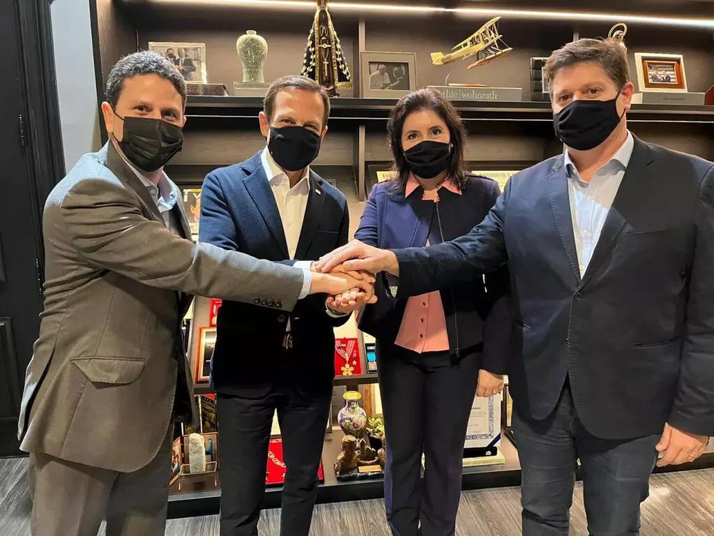PSDB e MDB juntos? Só na foto