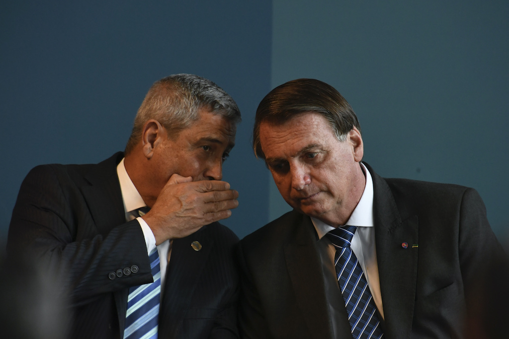 Bolsonaro insiste em Braga Netto como vice