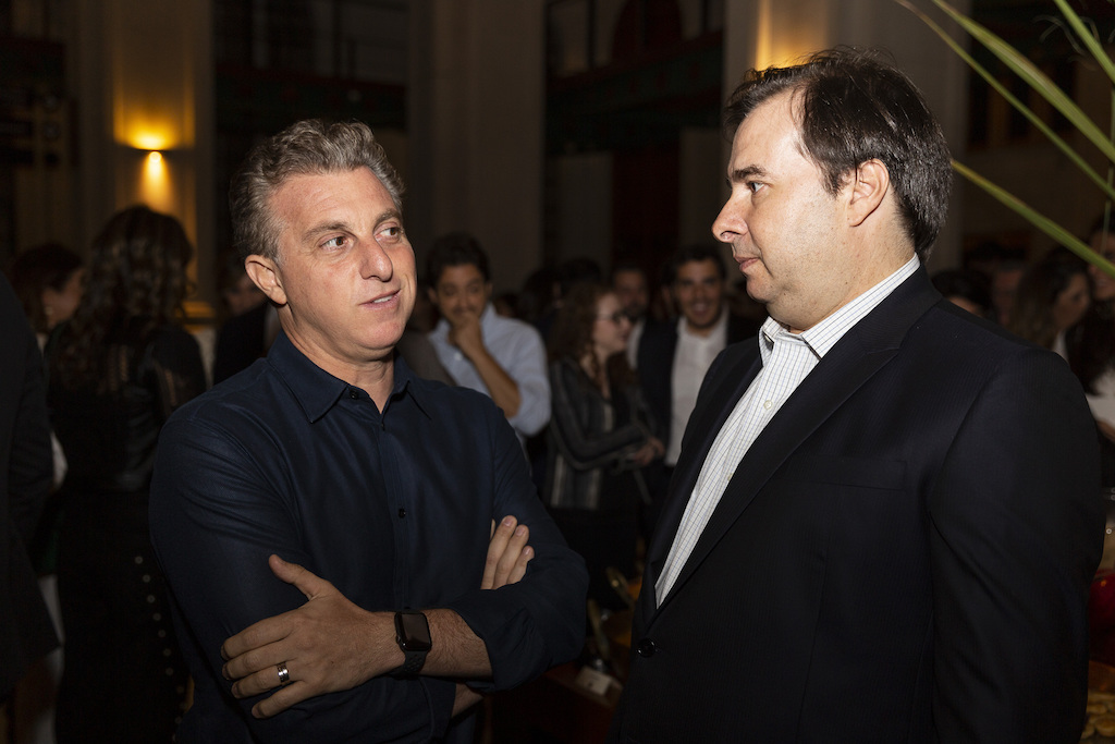 Huck recebe alertas sobre aliança com PSDB e DEM