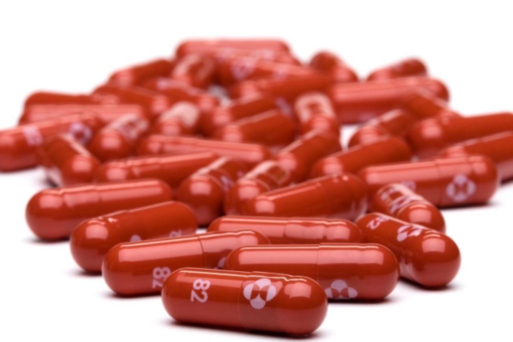 OMS recomenda uso do Molnupiravir para tratar casos leves de covid-19