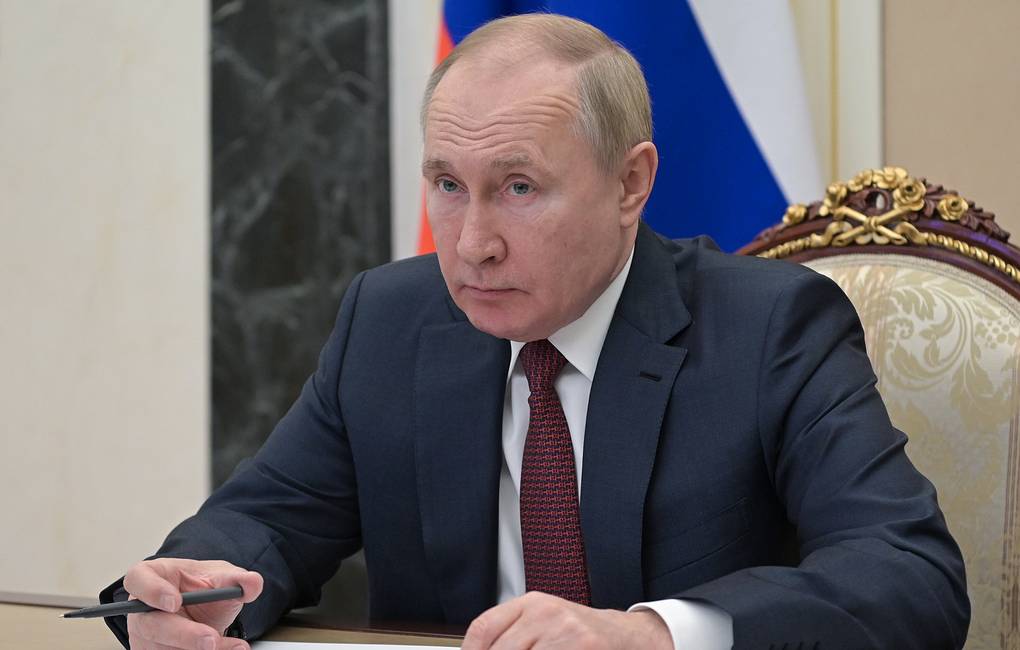 Putin lista EUA e União Europeia como “não amigáveis”