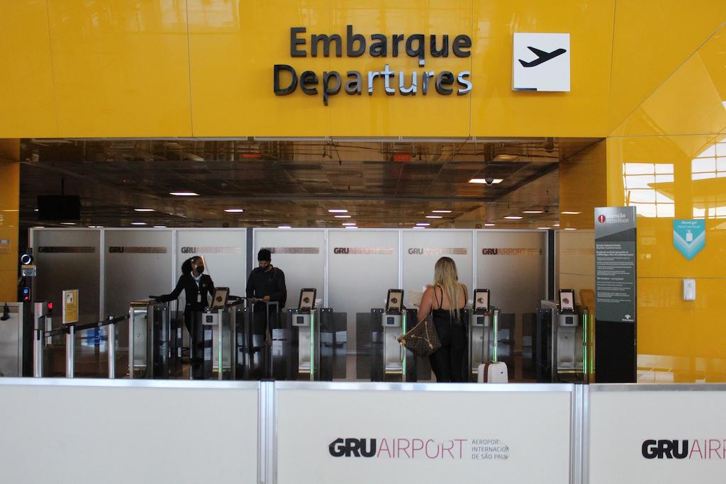 Qual é o interesse do governo em interferir nas obras privadas do GRU Airport?
