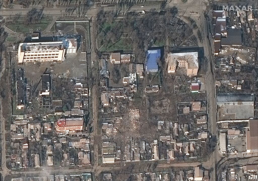Bairro residencial de Mariupol depois do bombardeio russo de hoje