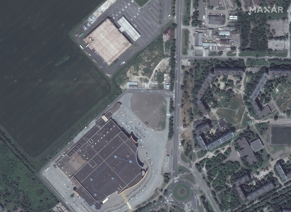 Shopping em Mariupol antes do bombardeio russo de hoje
