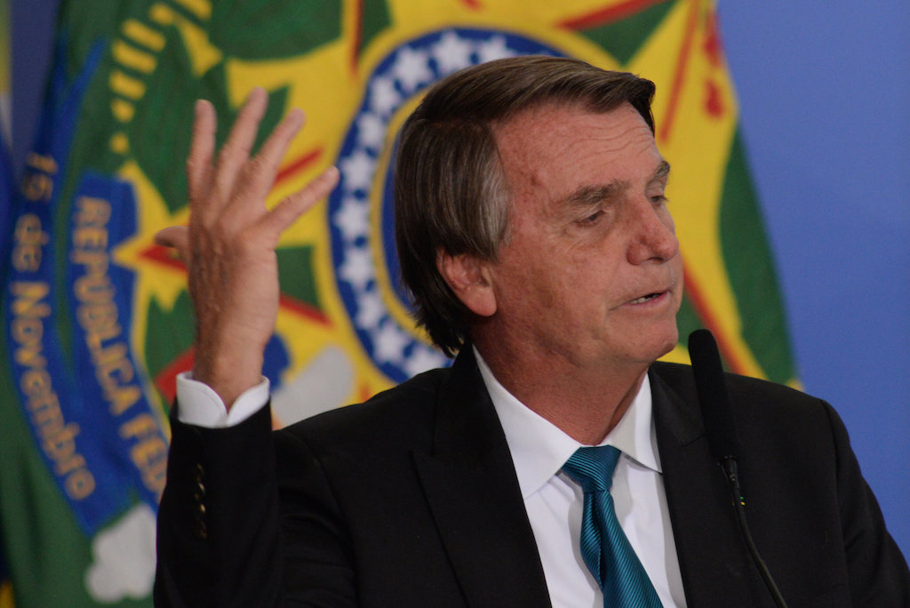 O teatro de Bolsonaro com os combustíveis