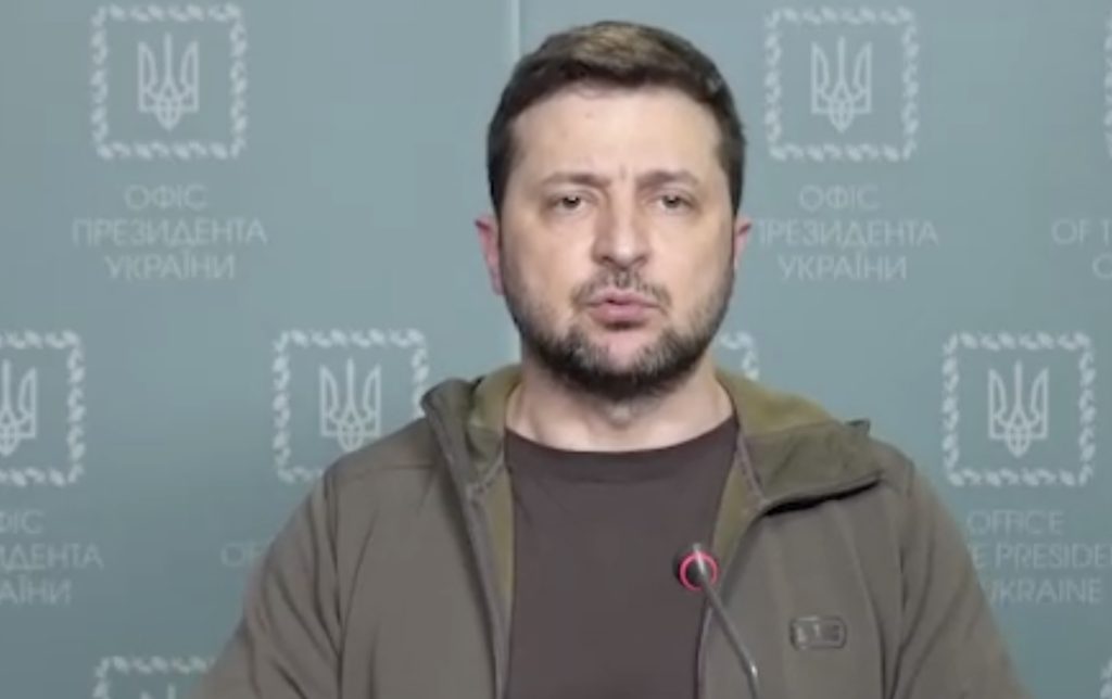 Zelensky critica postura da Otan com a Ucrânia