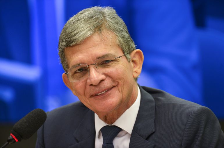 Senado quer ouvir Silva e Luna sobre lucros da Petrobras