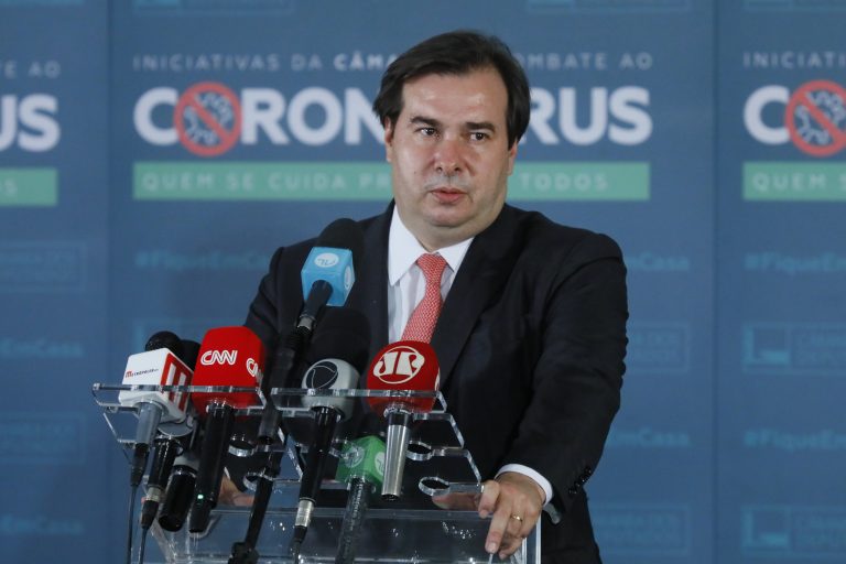 Rodrigo Maia não desiste da reeleição
