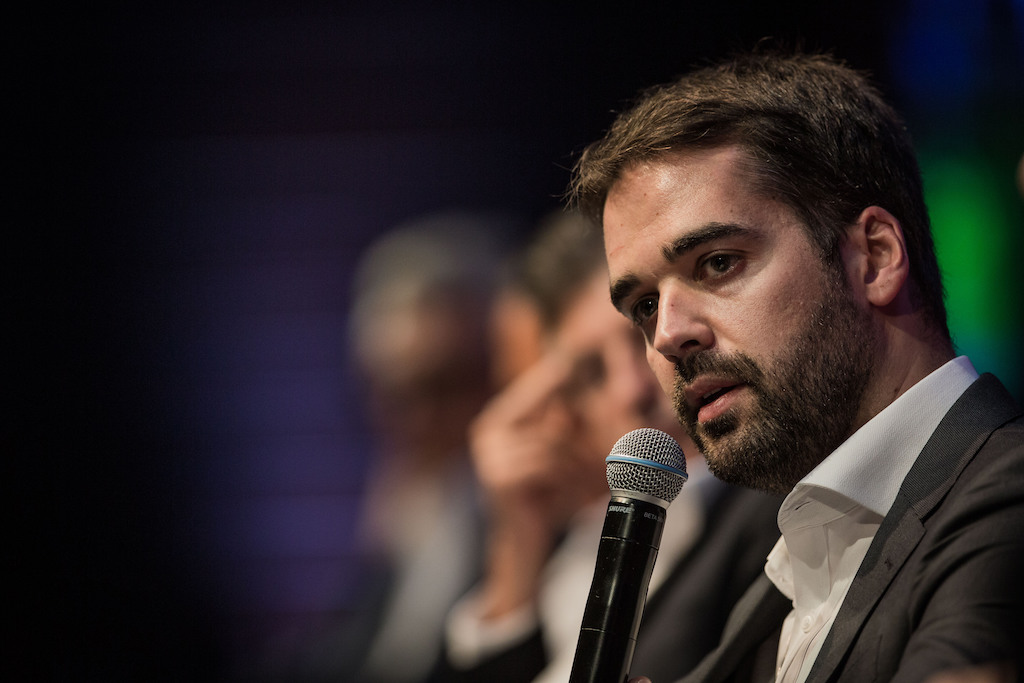 Leite paga de misterioso sobre saída do PSDB