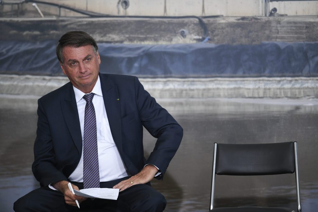MPF entra com ação de improbidade contra Bolsonaro por funcionária fantasma