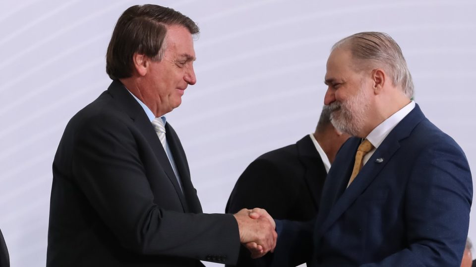 Quilombolas e índios separam Augusto Aras de Jair Bolsonaro
