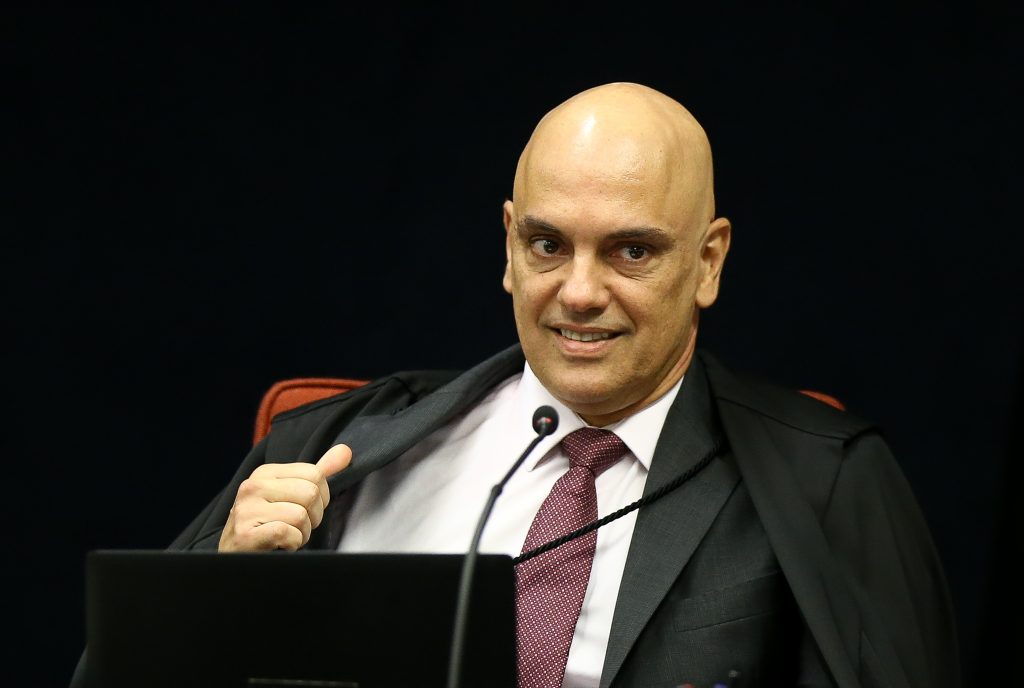 Advogado de Daniel Silveira é multado em 10 mil reais
