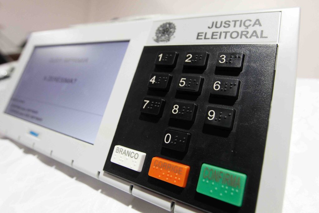 Venda do Twitter coloca acordo com TSE em xeque
