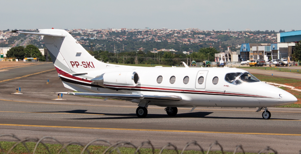 O avião que paira sobre ACM Neto