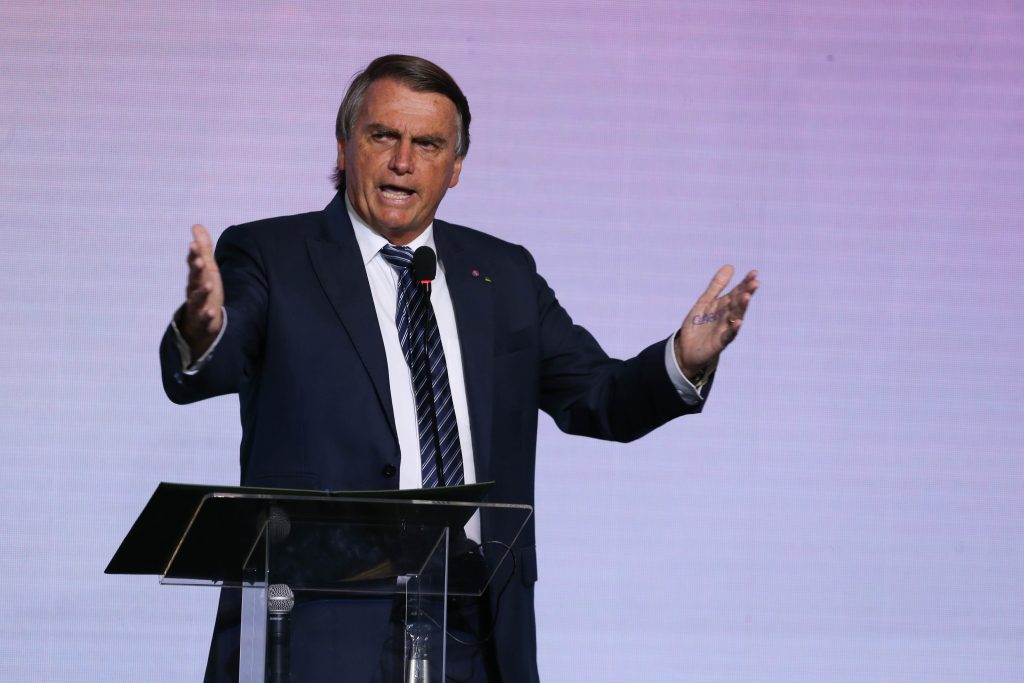 Bolsonaro pede ajuda a Aras