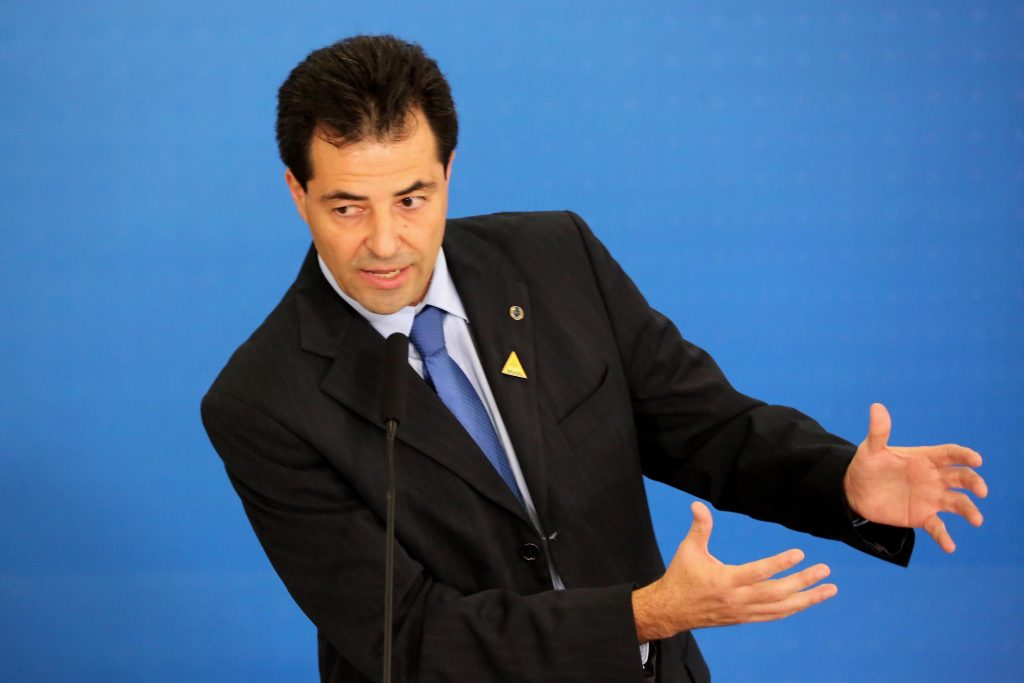 O surto de ilusão de Sachsida