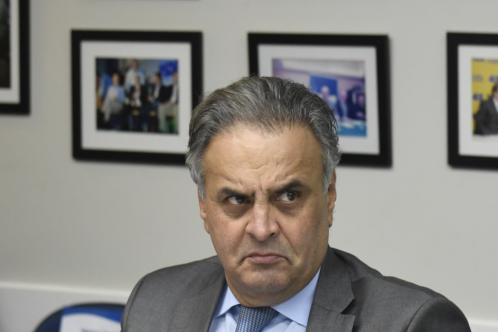 Aécio mira em Bruno Araújo