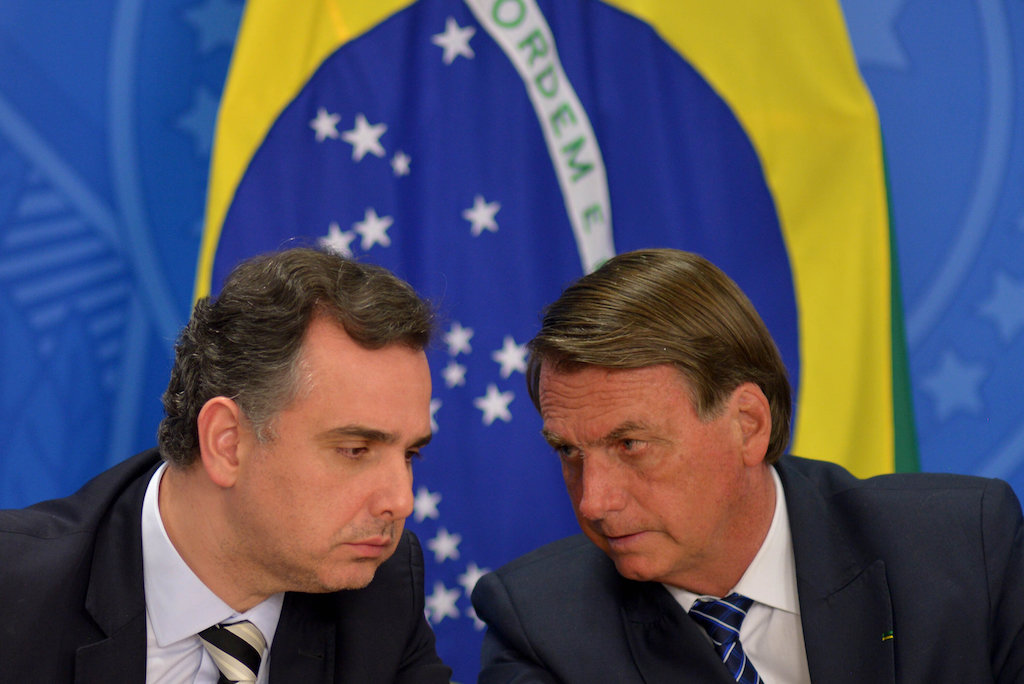 A pressa para auxiliar