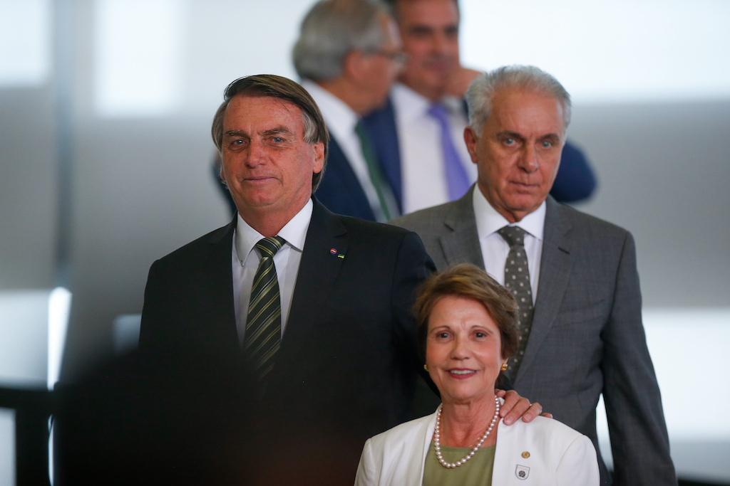 O ministro no espeto