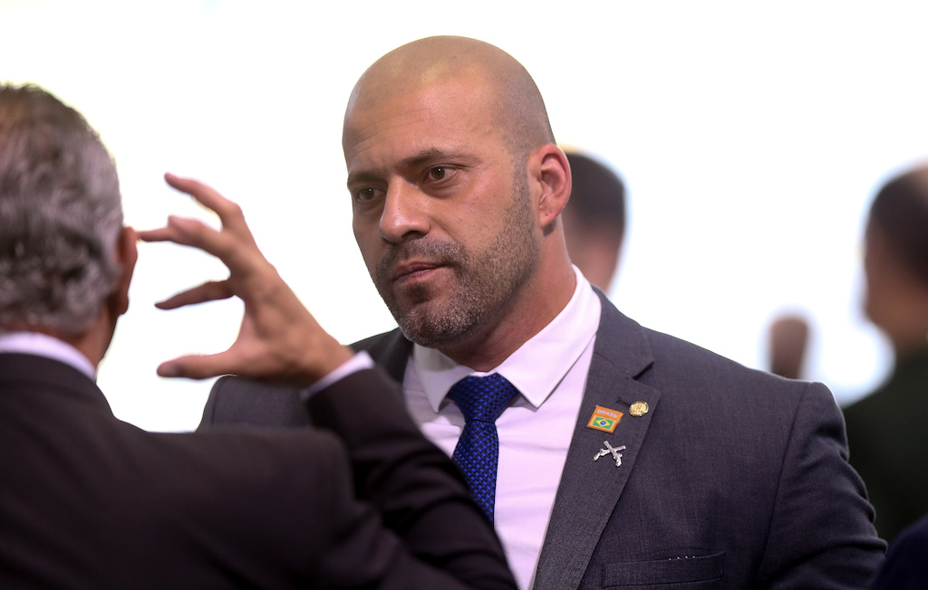 O plano B da Câmara para Daniel Silveira