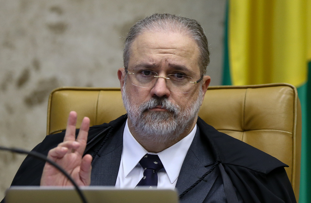 Só no escurinho do YouTube