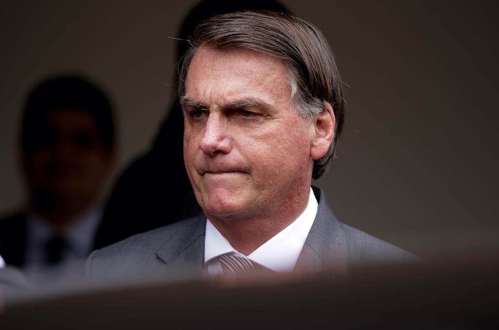 Falas de Bolsonaro abalam mercados e paralisam Esplanada