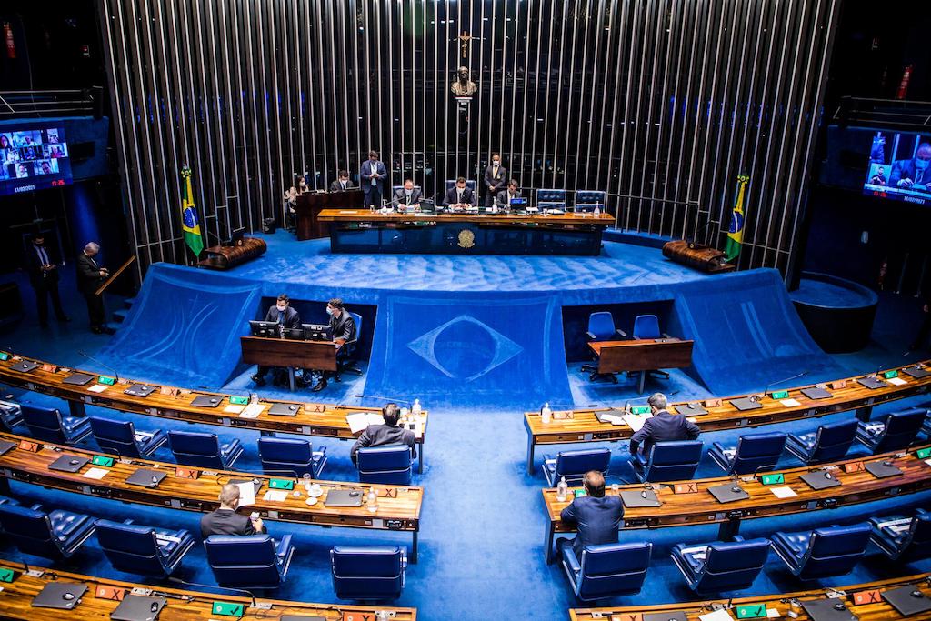 Em troca do auxílio, oposição no Senado deve apoiar PEC Emergencial