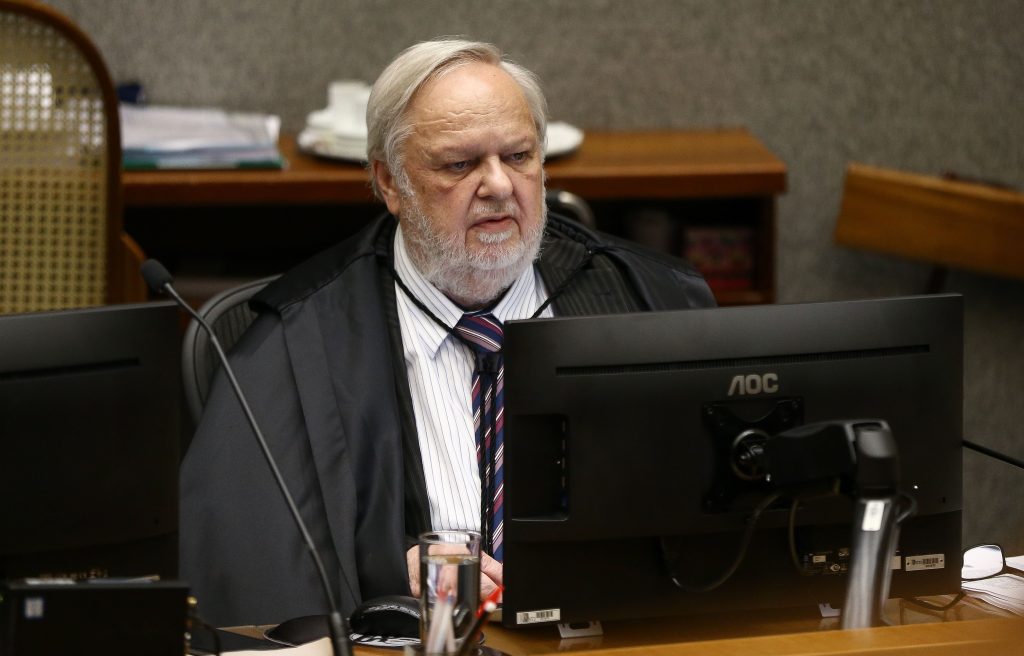 A aposentadoria de Felix Fischer
